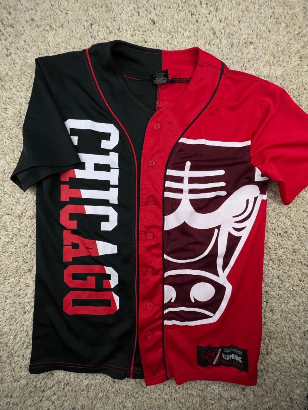 Chicago Bulls Jersey Size Small NBA Button Up Shirt Short Sleeve Red Black UNK